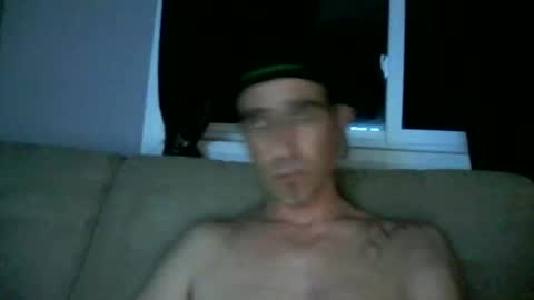 Snapshot of fouraide42 chatting on February 23, 3:29 am fouraide42 online show from February 23, 3:29 am