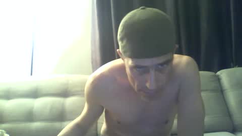 Snapshot of fouraide42 chatting on December 5, 5:04 am fouraide42 online show from December 5, 5:04 am