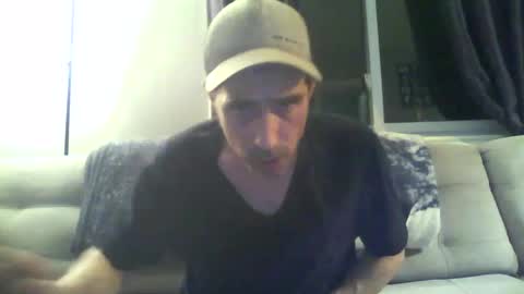 Snapshot of fouraide42 chatting on December 12, 12:05 am fouraide42 online show from December 12, 12:05 am