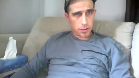 Snapshot of fouraide42 chatting on March 9, 3:05 pm fouraide42 online show from March 9, 3:05 pm