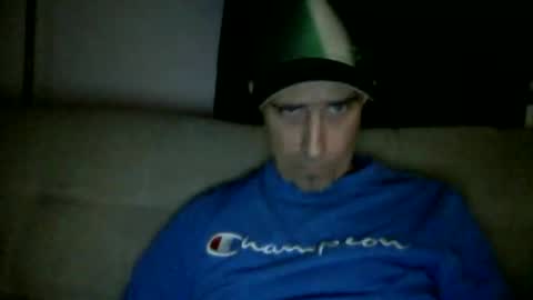 Snapshot of fouraide42 chatting on December 26, 2:01 am fouraide42 online show from December 26, 2:01 am