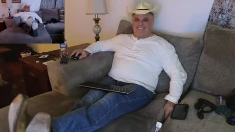 Hunter online show from February 24, 2:30 am