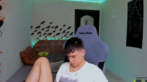 Foxicfu online show from December 9, 11:26 am