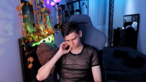 Foxicfu online show from October 6, 6:23 pm