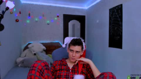 Foxicfu online show from December 30, 3:24 pm