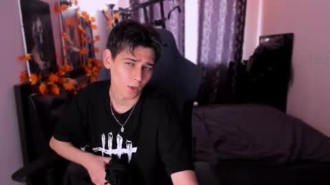 Foxicfu online show from November 13, 9:36 am