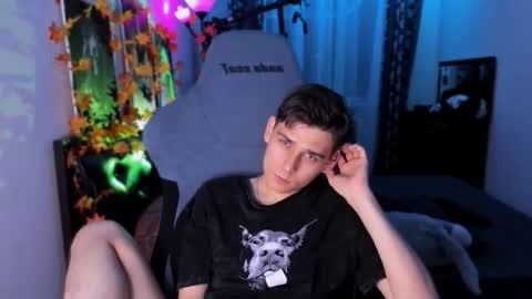 Foxicfu online show from October 7, 6:34 pm