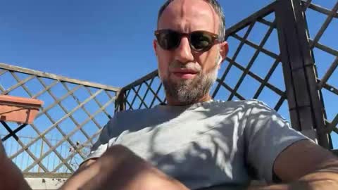 Snapshot of fra___ chatting on October 28, 9:34 am fra___ online show from October 28, 9:34 am