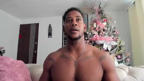 Snapshot of fraiderbrown chatting on December 12, 1:39 pm IM FRAIDER online show from December 12, 1:39 pm