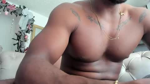 Snapshot of fraiderbrown chatting on December 23, 7:09 pm IM FRAIDER online show from December 23, 7:09 pm