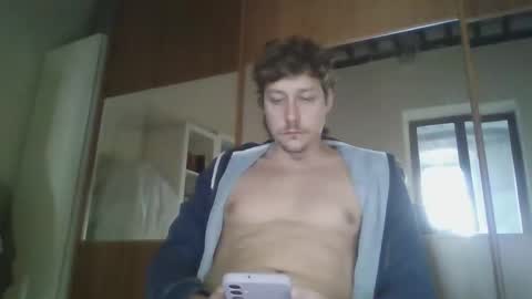 Snapshot of francesco_831115 chatting on October 19, 2:20 pm francesco_831115 online show from October 19, 2:20 pm