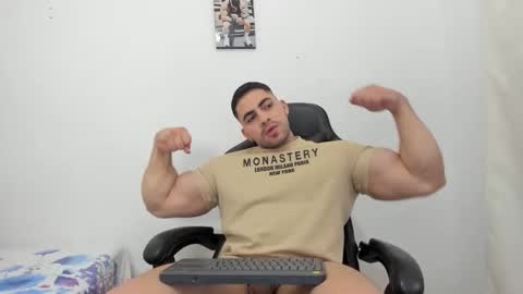 frank_foxx1 online show from January 13, 3:22 am