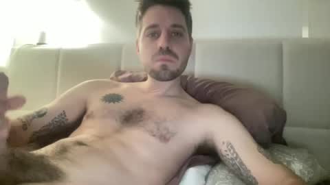 Snapshot of frankybiiig chatting on December 21, 7:06 pm thegoodandbiiig online show from December 21, 7:06 pm