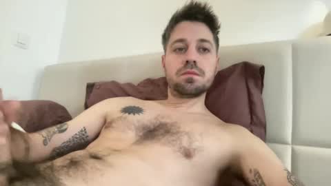 Snapshot of frankybiiig chatting on February 8, 8:31 am thegoodandbiiig online show from February 8, 8:31 am