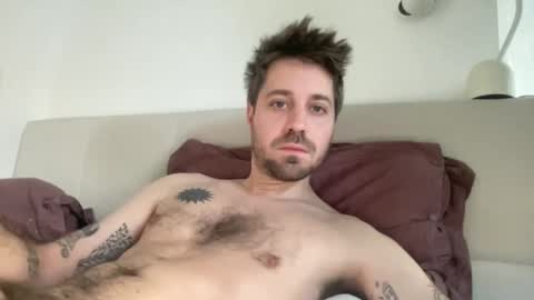 Snapshot of frankybiiig chatting on January 27, 8:51 am thegoodandbiiig online show from January 27, 8:51 am