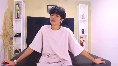 Franvill trato online show from December 13, 8:04 pm