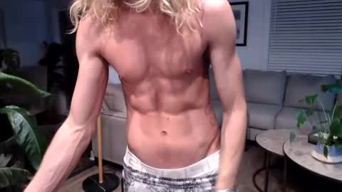 fratstar305 online show from December 24, 9:39 am