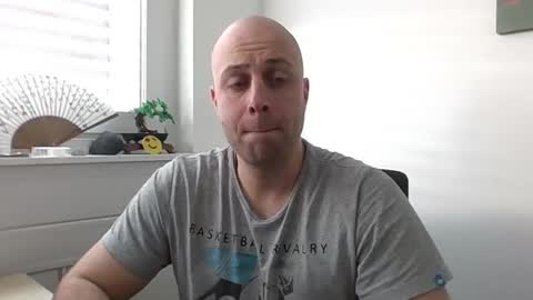 Snapshot of freddow chatting on January 20, 12:28 pm freddow online show from January 20, 12:28 pm