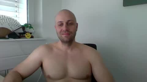 Snapshot of freddow chatting on March 7, 3:28 pm freddow online show from March 7, 3:28 pm