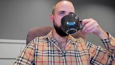 Snapshot of free_man___ chatting on October 26, 3:19 am Andrew online show from October 26, 3:19 am