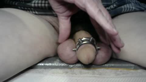 I am a total slave slut. I would like to have multiple owners to use me every day. online show from January 7, 9:03 pm