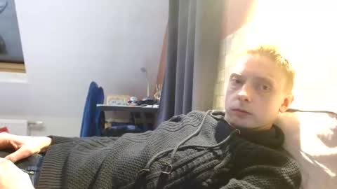 Snapshot of french59121 chatting on December 22, 5:42 pm Antoine online show from December 22, 5:42 pm