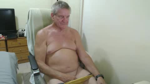 Snapshot of friar155 chatting on September 23, 5:01 pm friar155 online show from September 23, 5:01 pm