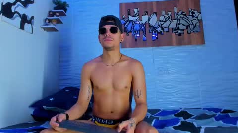 Adam y pitter online show from September 20, 10:10 pm