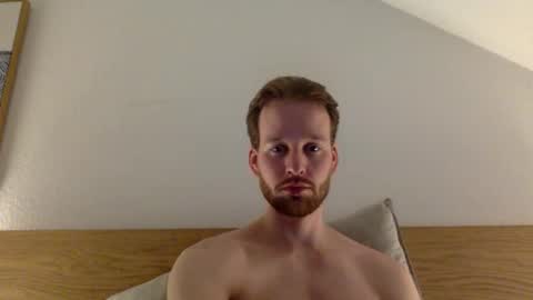 frozenyoga online show from March 22, 9:53 pm