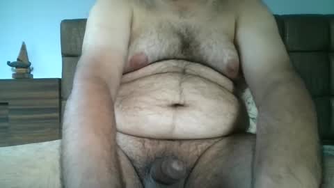 Snapshot of fruti_loops chatting on January 12, 9:40 am fruti loops  Bull online show from January 12, 9:40 am