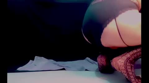 Snapshot of frys96 chatting on September 25, 9:30 am frys96 online show from September 25, 9:30 am