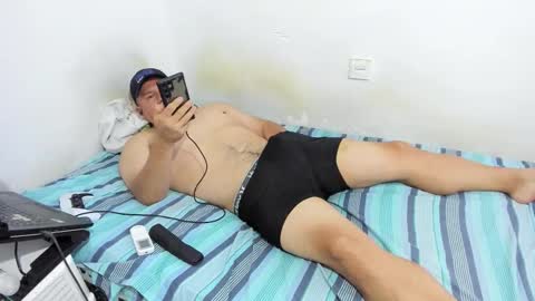 Snapshot of fuckynations chatting on September 29, 4:44 am Fuckdirtymen online show from September 29, 4:44 am