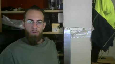 Snapshot of fuerte440 chatting on October 15, 8:00 am fuerte440 online show from October 15, 8:00 am