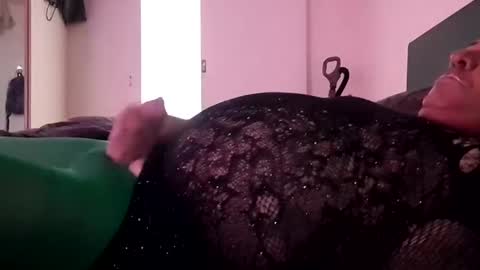 Snapshot of full4cefull chatting on February 14, 7:49 am Pizzaz online show from February 14, 7:49 am