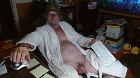 Snapshot of funmike2000 chatting on December 5, 1:58 am mike online show from December 5, 1:58 am