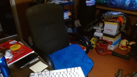 Snapshot of funmike2000 chatting on January 19, 1:12 pm mike online show from January 19, 1:12 pm