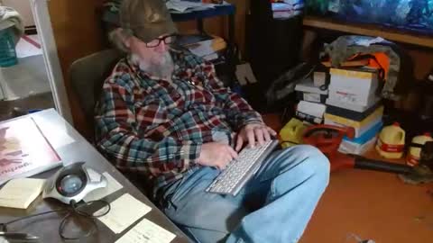 Snapshot of funmike2000 chatting on January 10, 4:51 pm mike online show from January 10, 4:51 pm