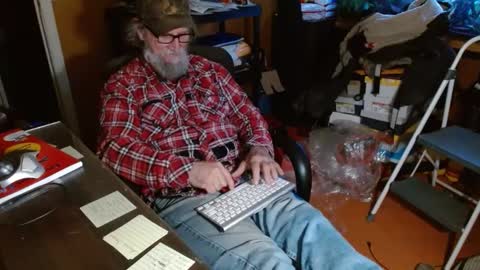 Snapshot of funmike2000 chatting on January 20, 12:18 pm mike online show from January 20, 12:18 pm