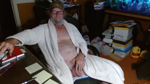 Snapshot of funmike2000 chatting on December 8, 4:25 am mike online show from December 8, 4:25 am