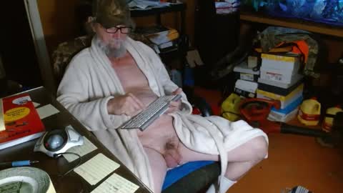 Snapshot of funmike2000 chatting on January 1, 12:55 pm mike online show from January 1, 12:55 pm