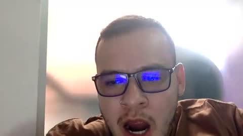 Snapshot of funnyboys18 chatting on January 17, 6:58 pm Zanty online show from January 17, 6:58 pm