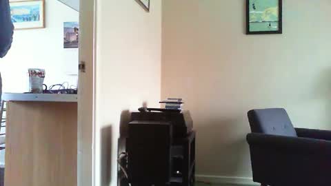 Snapshot of funslimguy chatting on October 5, 3:49 pm Funslimguy online show from October 5, 3:49 pm