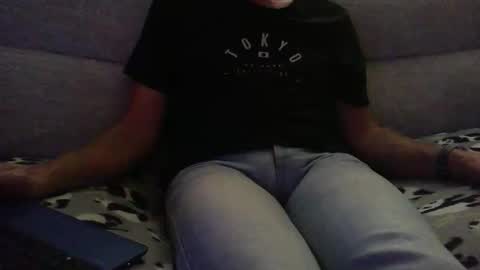 Snapshot of funslimguy chatting on October 19, 10:13 pm Funslimguy online show from October 19, 10:13 pm