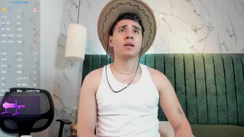 gabriell_ramirez_ online show from October 14, 3:57 am