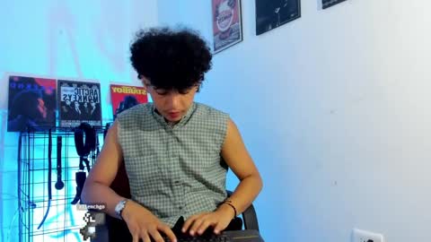 Snapshot of gaeloconner chatting on March 1, 3:43 am Gael Conner online show from March 1, 3:43 am