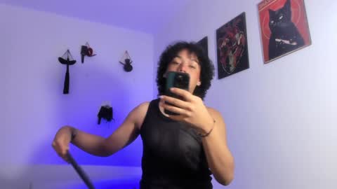 Snapshot of gaeloconner chatting on December 12, 4:26 am Gael Conner online show from December 12, 4:26 am