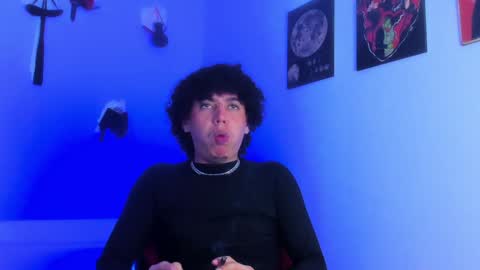 Snapshot of gaeloconner chatting on December 7, 2:20 am Gael Conner online show from December 7, 2:20 am