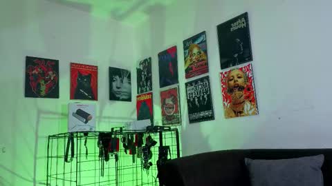 Snapshot of gaeloconner chatting on October 24, 3:30 am Gael Conner online show from October 24, 3:30 am