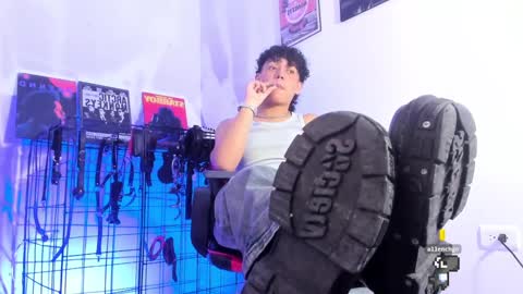 Snapshot of gaeloconner chatting on February 18, 4:26 am Gael Conner online show from February 18, 4:26 am