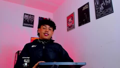 Snapshot of gaeloconner chatting on January 26, 2:56 am Gael Conner online show from January 26, 2:56 am